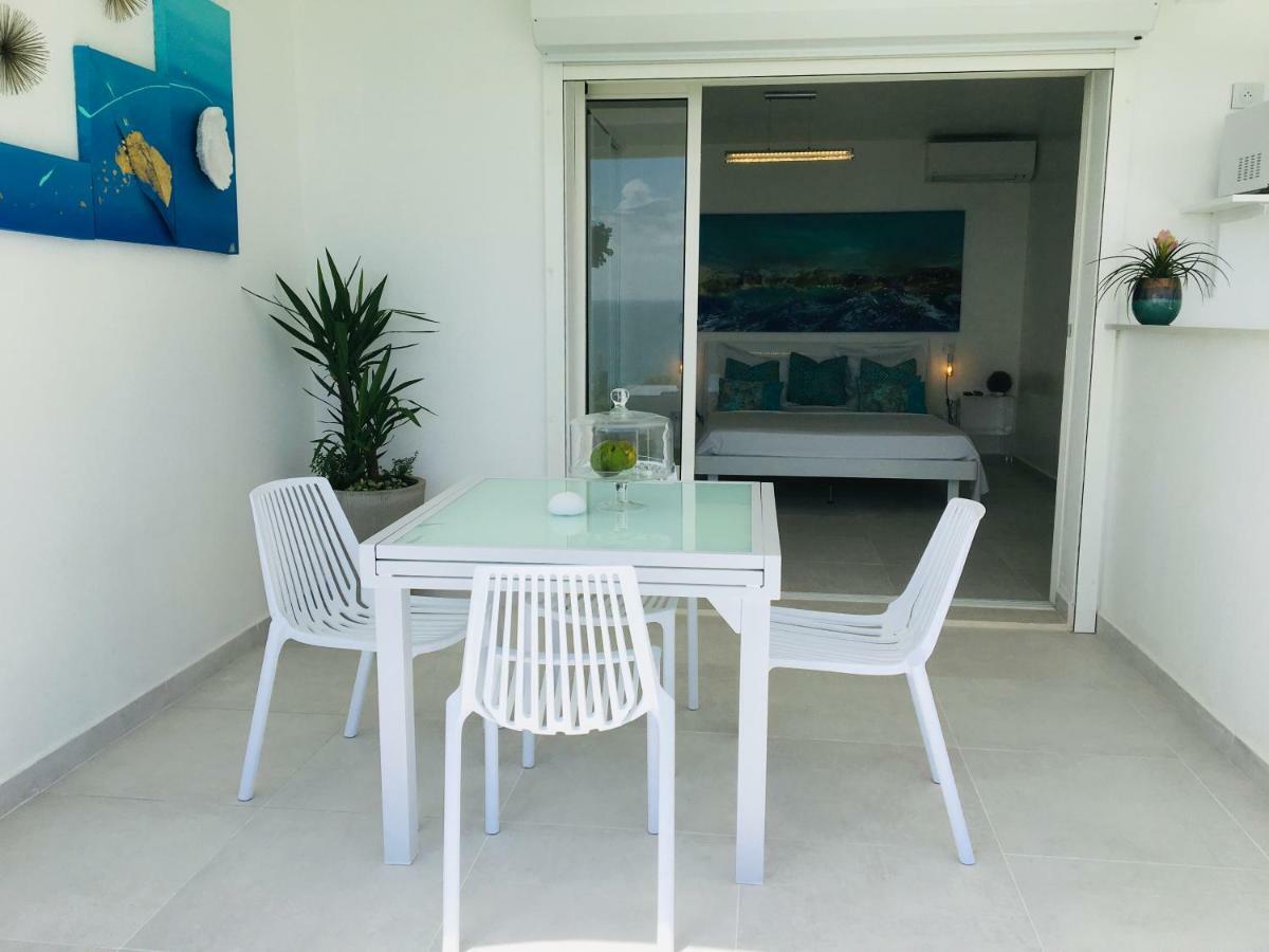 Studio Cozy Mélissa Élégance - GUADELOUPE , LE GOSIER , DAMPIERRE - JACUZZI-SPA WELLIS EVEREST PREMIUM AVEC PLEINE VUE MER - OCÉAN à 180 degrés Le Gosier (Grande-Terre) Exterior foto